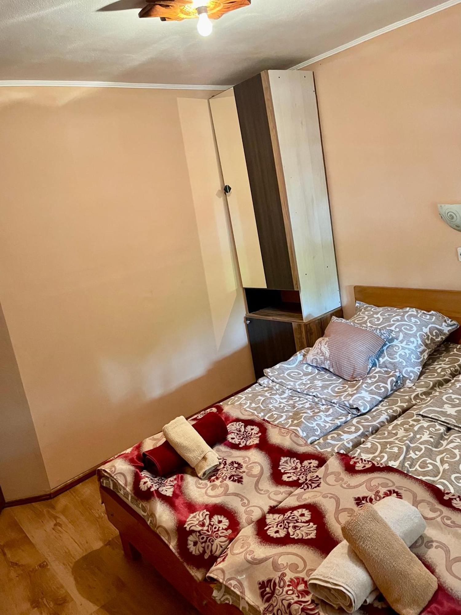 Bed and Breakfast Balla House Tărcaia Exterior foto